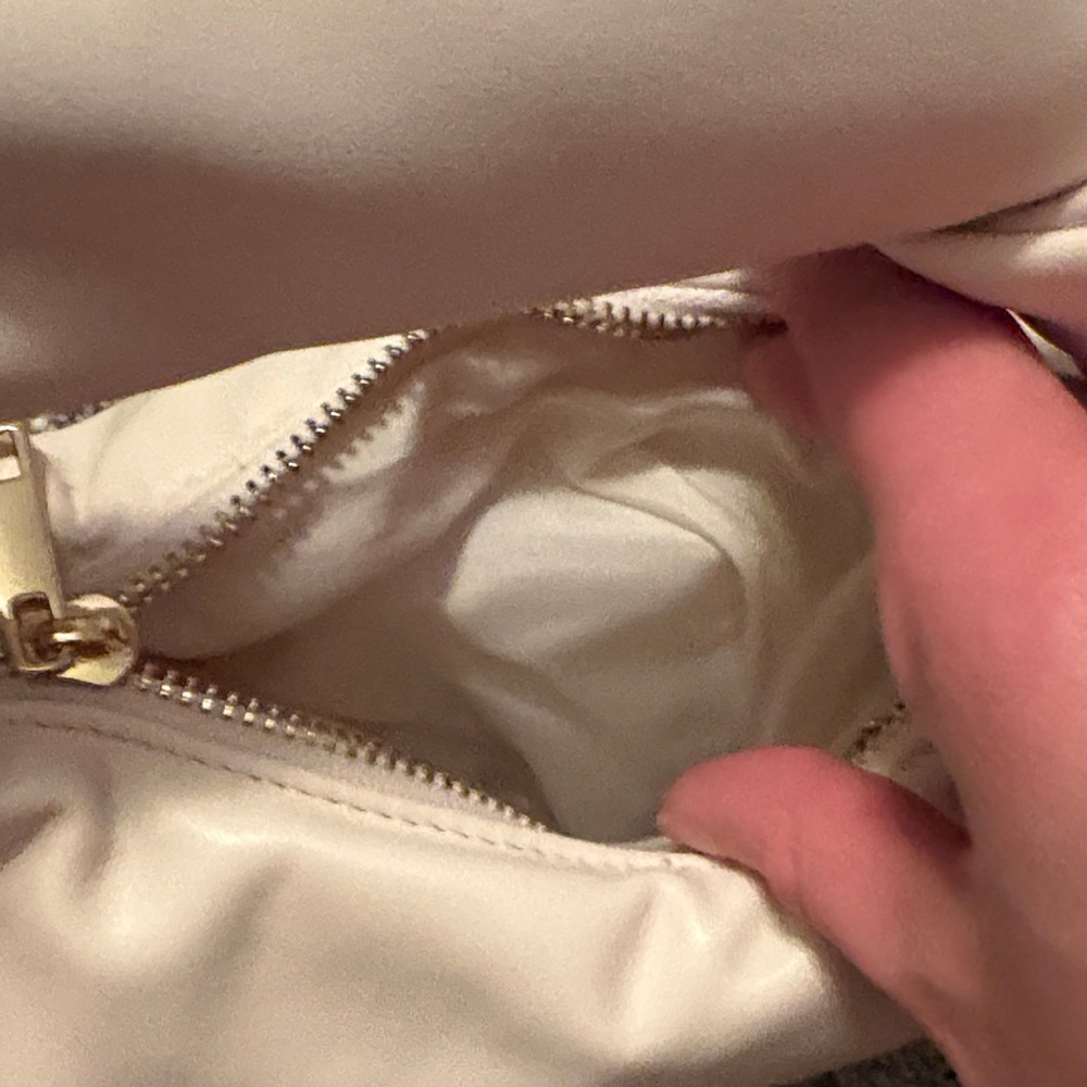 Melie Bianco Cream Shoulder Bag - Picture 5 of 5